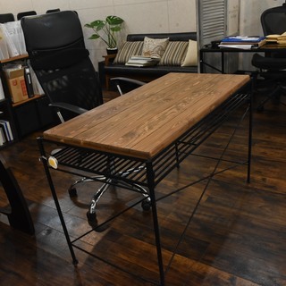アイアンテーブル天板木製とオフィスチェアのセット