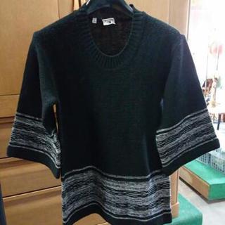 黒セーター