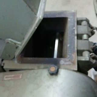 プラスチック粉砕機