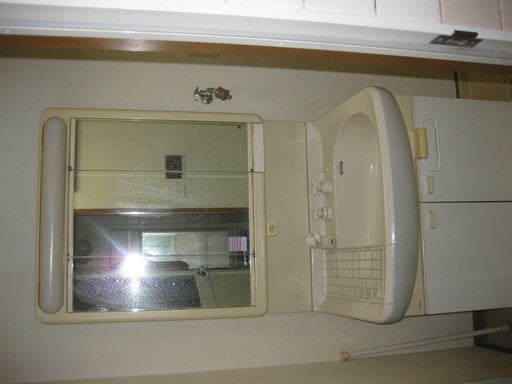 ナショナル松下電工洗面化粧台三面鏡陶器製ボール巾75cm X 奥行56cmx高さ180ｃｍ のぐのぐ 生田の収納家具 キャビネット の中古あげます 譲ります ジモティーで不用品の処分