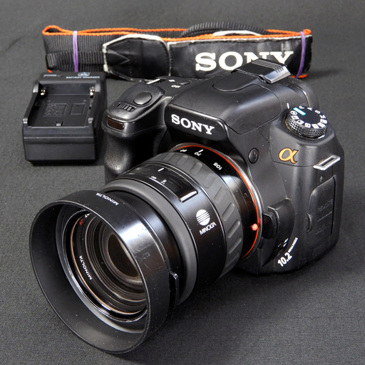 《 SONY デジタル一眼レフカメラα200 ボディ 》＋《 MINOLTA AF ZOOM 35-105mm F3.5-4.5 F/3.5-4.5 レンズ 》　Used