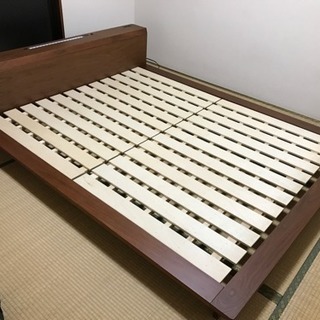 ベッド(マットレス付き)  クイーンサイズ