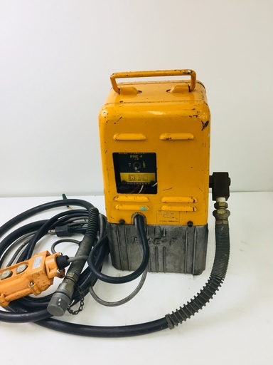 泉精器製作所 イズミ IZUMI 小型 リモコン式 電動油圧ポンプ R14E-F 中古品【リライズ野田愛宕店】【引取限定】【中古良品】１点限り早い者勝ち！