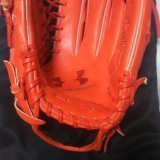 アンダーアーマー軟式用グラブ