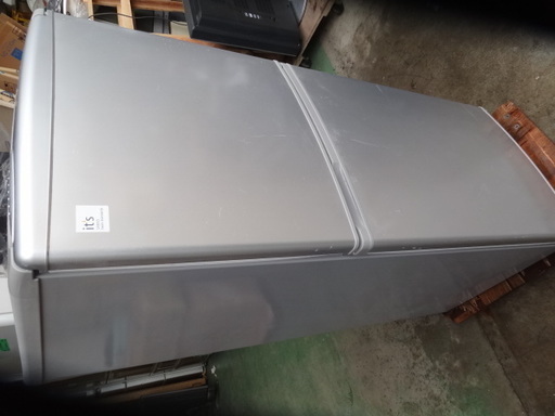 東232　サンヨー２ドア冷蔵庫　１３７L