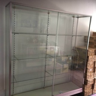 ガラスの展示箱