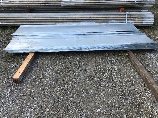 仮設足場資材 　万能板（安全鋼板）３．０M　厚み１．２ｍｍ　 中古　 １枚単価１，５００円税込  合計数量６０枚　 合計金額９０，０００円税込