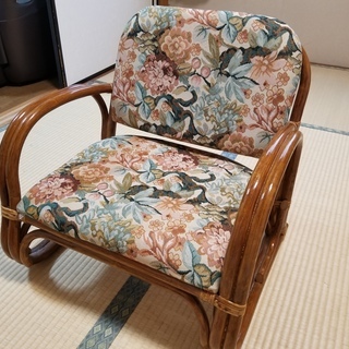 高齢者用の籐座椅子