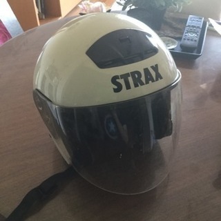 ヘルメット STRAX