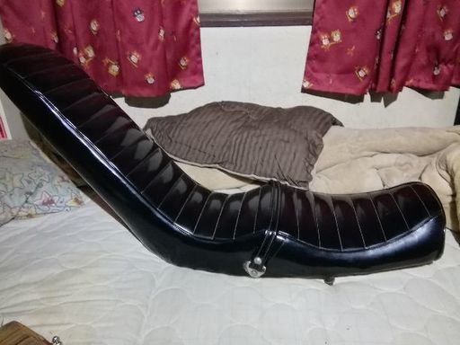 CB400four用(nc36) 三段シート30㎝ 赤黒エナメル