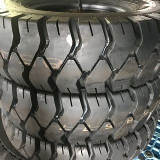 大幅値下げ 新品フォークリフトタイヤ