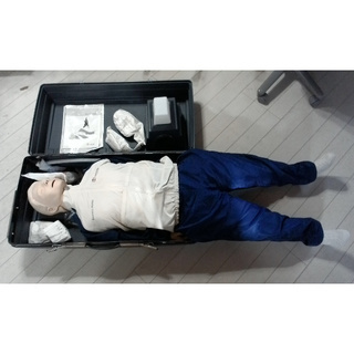 ★未使用品★ Laerdal（レールダル）心肺蘇生法（CPR）トレーニングの人形【大人タイプ】