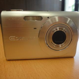 デジタルカメラ　CASIO 600万画素 EX-Z60　※郵送不可