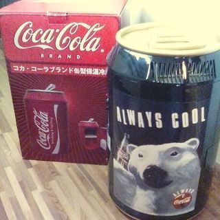 コカ・コーラブランド缶型保温冷庫です。
