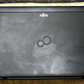 12.1インチ重さ1.1kg/速い新品SSD120GB保証付き/移動用プレゼン用に最適 /富士通/バッテリー4H/MS Office 2016/メモリ4GB/省電力 Celeron857/すぐ使えるWin10メディア作成ツール付/すぐ繋がるWi-F - 葛飾区