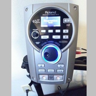  値下げ！！上質な打感と響きを、今度こそ貴方の手に！「Roland TD-15KV-S 純正マット + DAP-3Xイシバシオリジナルセット＋防振台」買ってください。  