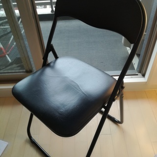 ニトリ黒い椅子