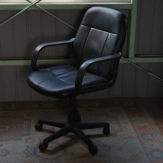 【椅子】ひじ付き回転オフィスチェア