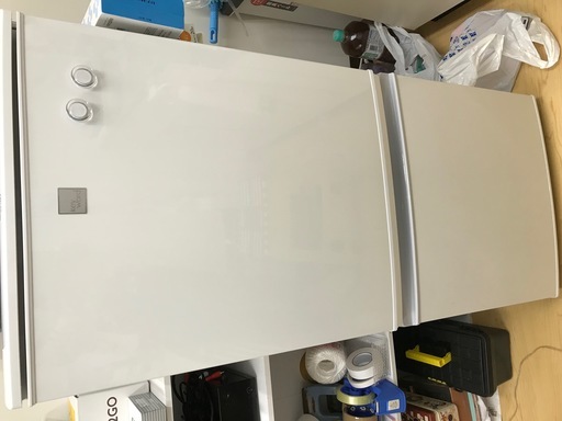 シャープ （2017年製） 小型 2ドア  137L ホワイトノンフロン冷凍冷蔵庫　売ります。