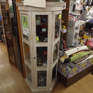 飾り棚　コレクションケース　ディスプレイ棚　6角形　幅６５ｃｍ　札幌　西岡発