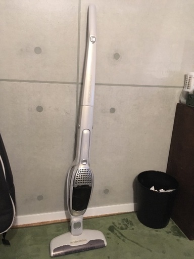 激安！！！Electrolux 掃除機！！！早い者勝ち！