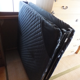 折りたたみ式簡易ベッド（シングル）背もたれ可動できます