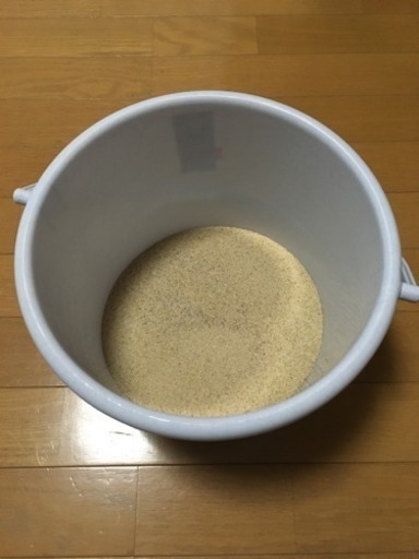 水槽の底砂 川砂 熱帯魚 2 4kg ファミ 新潟のその他の中古あげます 譲ります ジモティーで不用品の処分