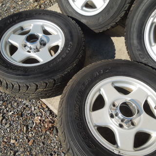 ブラッドレーV　アルミ＋タイヤ　245/70R16　ランクル　サファリ　4WDに