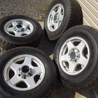 ブラッドレーV　アルミ＋タイヤ　245/70R16　ランクル　サファリ　4WDに