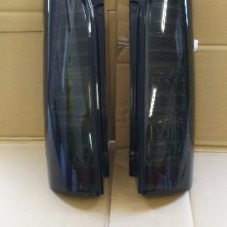 ハイエース200系用テールレンズ実動スモークLED