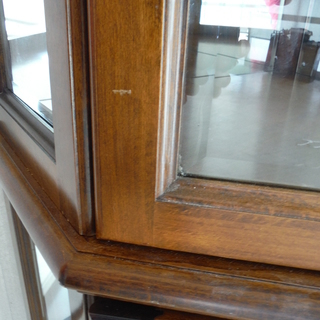 HOYA食器入りカリモク飾り棚