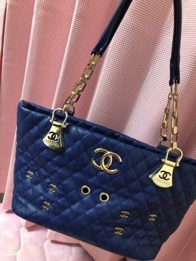 CHANEL／肩掛けバッグ