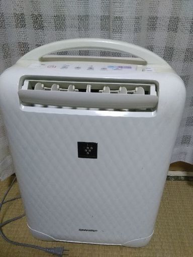シャープ コンプレッサー式 冷風除湿器 プラズマクラスターCV-A100-W