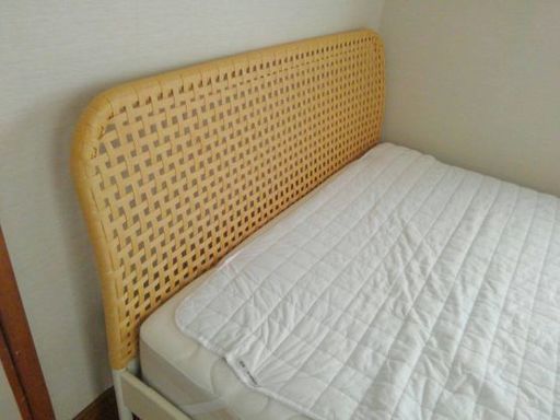 IKEA クイーンサイズベッド