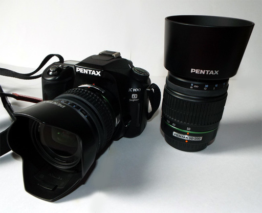 PENTAX  K100D  Super デジタル一眼レフカメラ　標準レンズ・望遠レンズ付き
