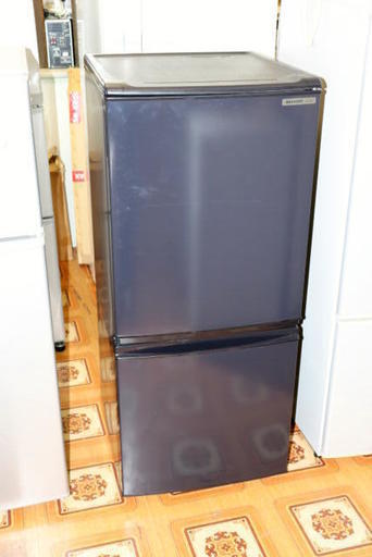 【お家までお届けコミコミーズ】 25 シャープ　冷凍冷蔵庫 SJ-14R-B ブラック 2009年