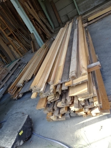 ☆木材 長い材、早急な引取希望です。なんとこれだけで20000円！※引取  