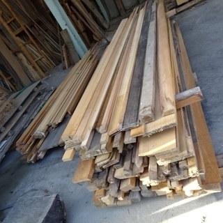 ★木材　長い材、早急な引取希望です。なんとこれだけで20000円！※引取者の方にて、手ずみ必要です。