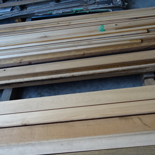 ★木材　長い材、早急な引取希望です。なんとこれだけで20000円！※引取者の方にて、手ずみ必要です。
