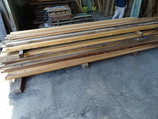 ☆木材 長い材、早急な引取希望です。なんとこれだけで20000円！※引取  