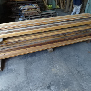 ★木材　長い材、早急な引取希望です。なんとこれだけで20000円！※引取者の方にて、手ずみ必要です。
