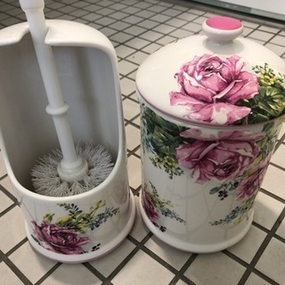 【中古美品】花柄トイレ清掃ブラシ置き+蓋付ゴミ箱