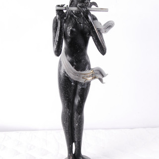 銅像　ブロンズ像　女性像　笛を吹く女性 女神像　アントレ