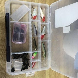 ほぼ新品のシーバスロッドとルアー中古