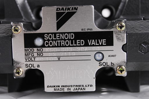 未使用 DAIKINダイキン 電磁弁 油圧電磁弁電磁操作弁 ソレノイドバルブ KSO-G03-3CA-20 SOLENOID CONTROL