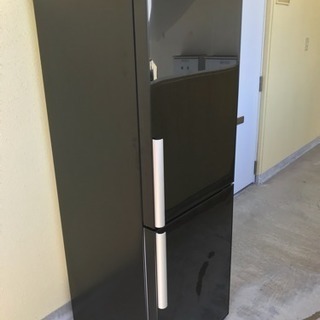 AQUA AQR-D27B(K) 冷凍冷蔵庫 270L ヨドバシ.com - AQUA アクア 冷凍冷蔵庫 (270L・右開き） 2ドア