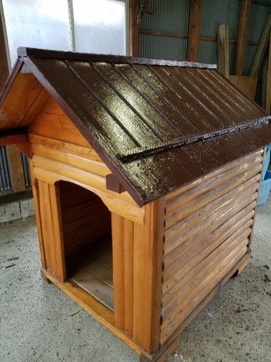 大型犬用の犬小屋です