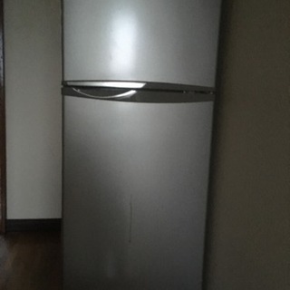 小型の冷蔵庫
