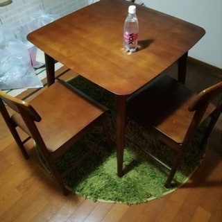 テーブル&椅子2脚セット【商談中】