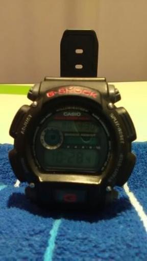 中古　箱、説明書なしのG-SHOCK　黒と濃い青の2個セット！青の方は電池交換が必要です。